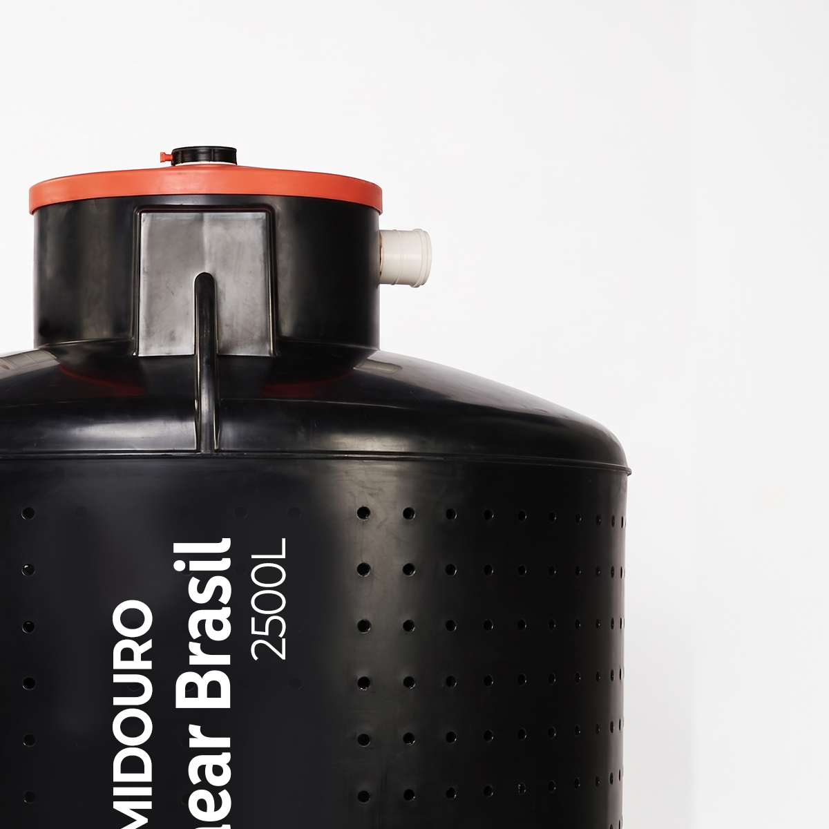 Detalhe da tampa laranja e da conexão superior do Sumidouro 2500L Sanear Brasil