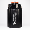 Sumidouro 1600L Sanear Brasil preto, com corpo perfurado e tampa laranja