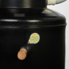 Detalhe em close da saída para leito de secagem do Super Biodigestor de 1000 litros